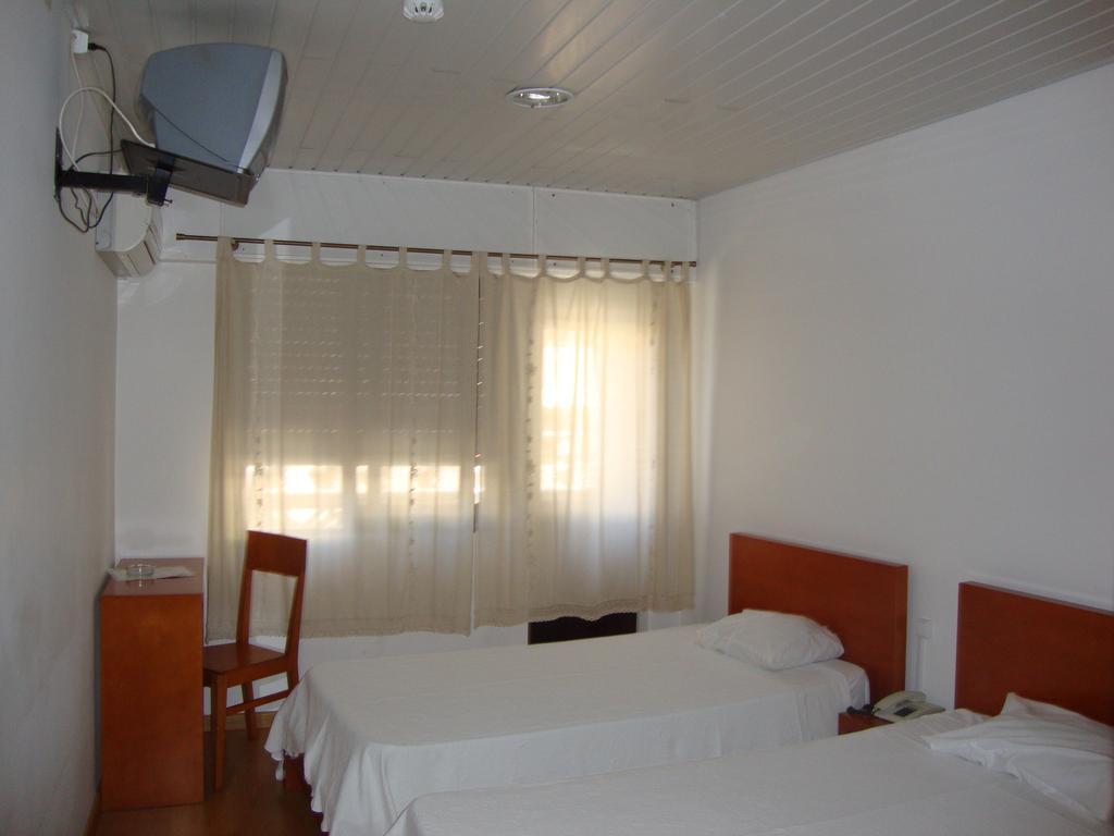 Hotel Pensão Aliança à Guarda Chambre photo